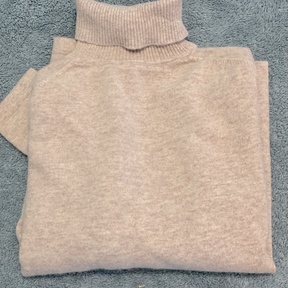 Neiman Marcus Sweaters - Cashmere sweater